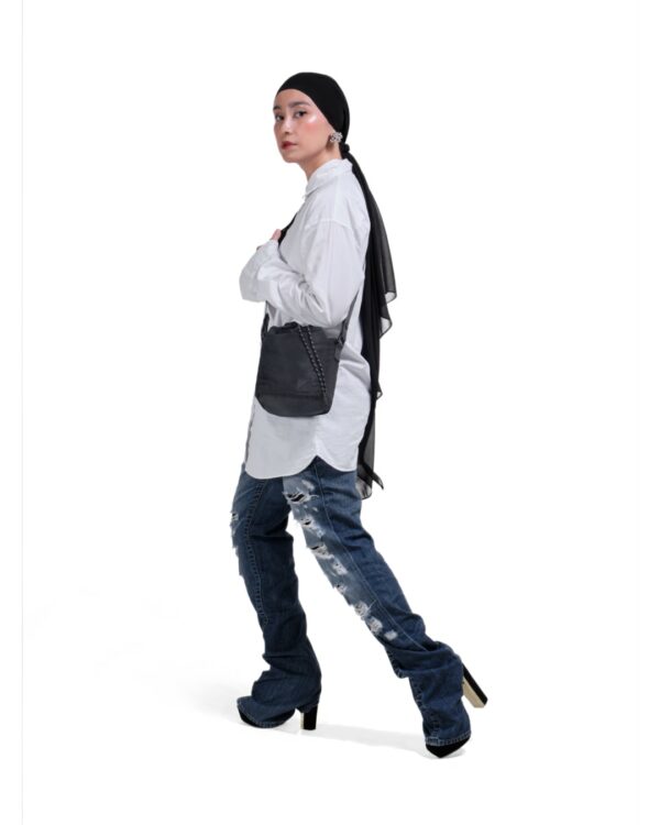 Sense Sling Bag